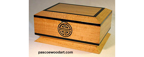 Ceylon satinwood box with African ebony trim - Shou box