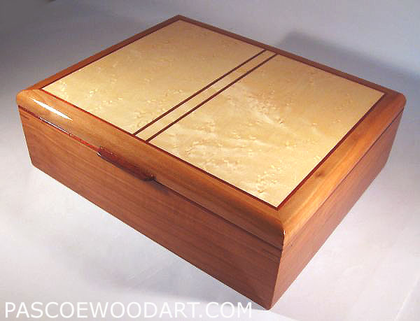 Handmade wood keepsake box made of pearwood and birds eye maple