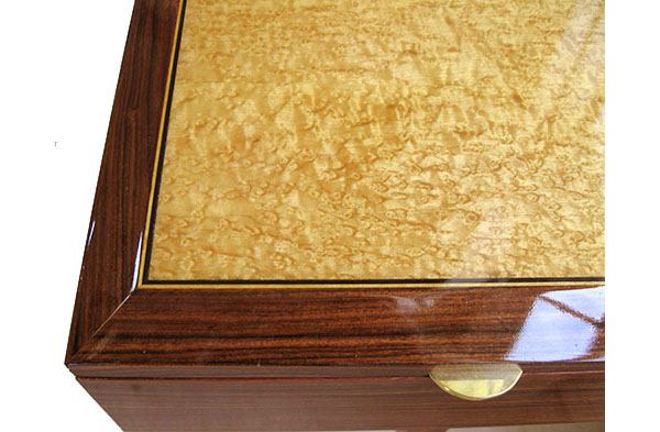 Bird's eye maple framed in Santos rose with with ebony and satinwood stringing - Handcrafted large wood box close-up